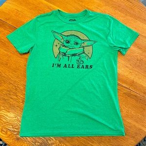 Star Wars The Mandalorian Baby Yoda “I’m All Ears” T-shirt. Men’s M. Soft. Green